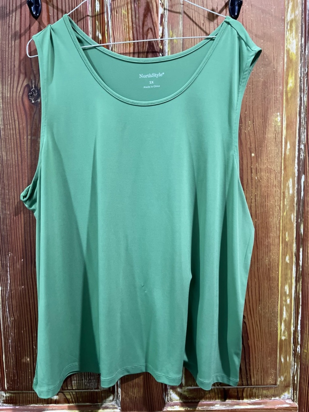 NorthStyle Green Sleeveless Tank Top